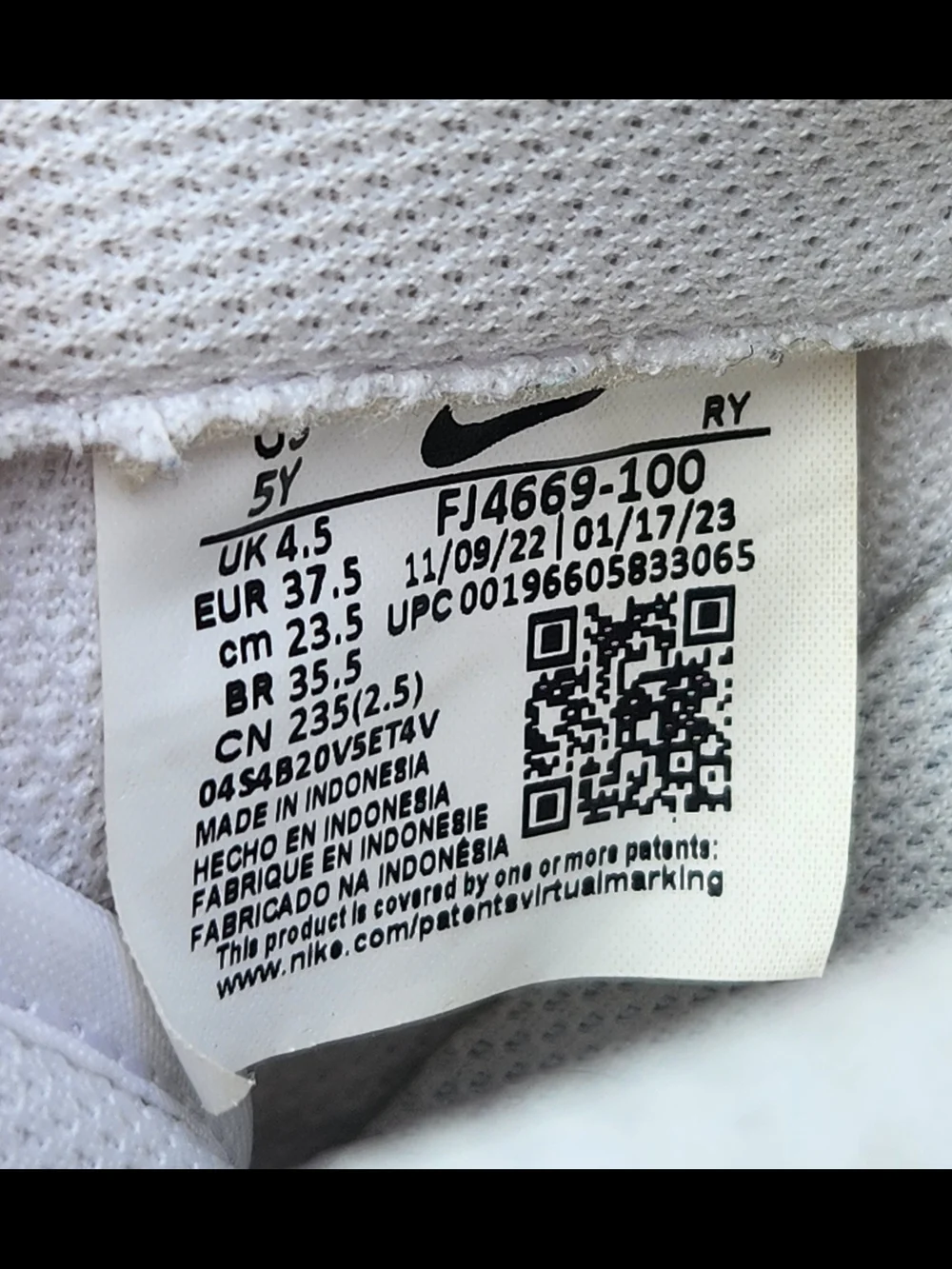 Nike classic white